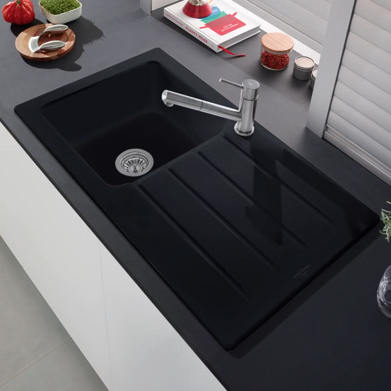 Architectura 50 ceramic washbasin - Elegant & easy-care in deep black for every bathroom