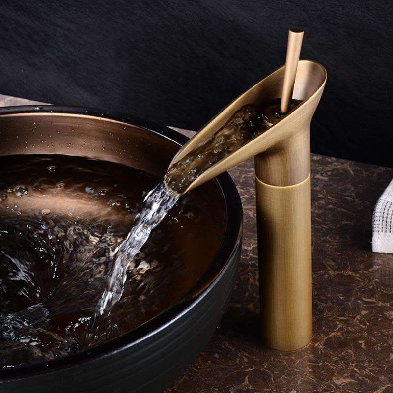 AquaFalls – Antique Waterfall Basin Faucet made of Brass