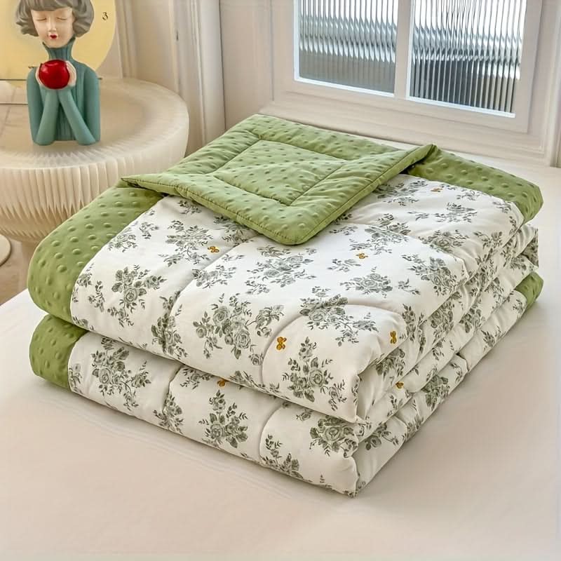 Lightweight Floral Print Summer Quilt Polyester Bedding | 3 Patterns & 4 Sizes 39x59-79x91 In | Breathable Year-Round Comfort