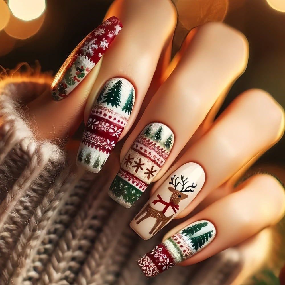 Christmas Fingernails with Tree and Reindeer Motifs | Set of 24 Press On Nails in White | Festive Xmas Manicure Kit