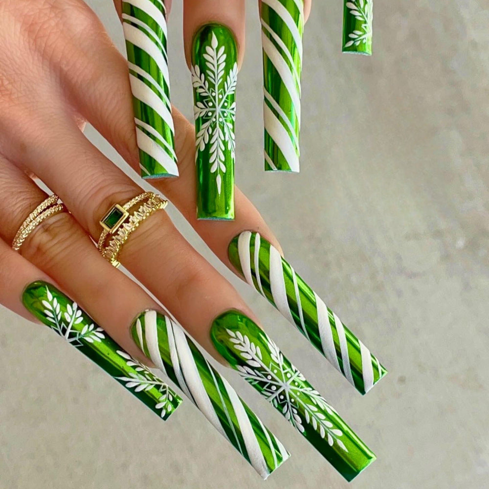 Christmas Nail Design Set with Festive Tips | Press On Nails in White or Patterned | Durable Xmas Manicure for Parties