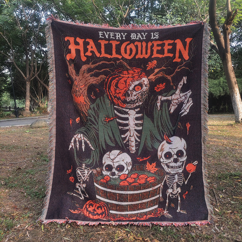 Halloween Throw Blanket | Available in Kürbis-Skelett | Soft Fleece for Sofas, Beds, and Movie Nights