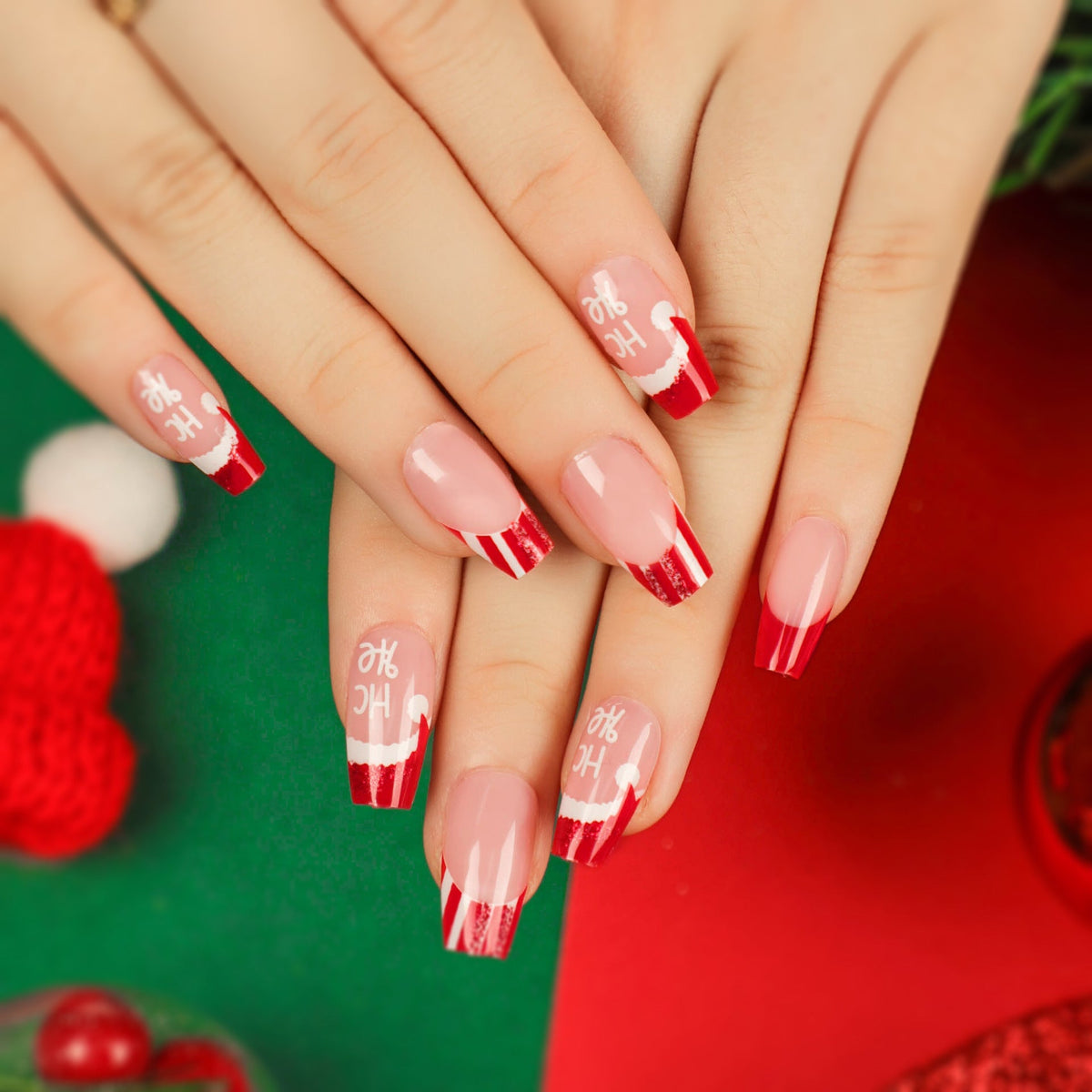 Festive Nails in Mixed Sizes | Christmas Press On Nail Extension Set | Easy Holiday Manicure for Winter Parties