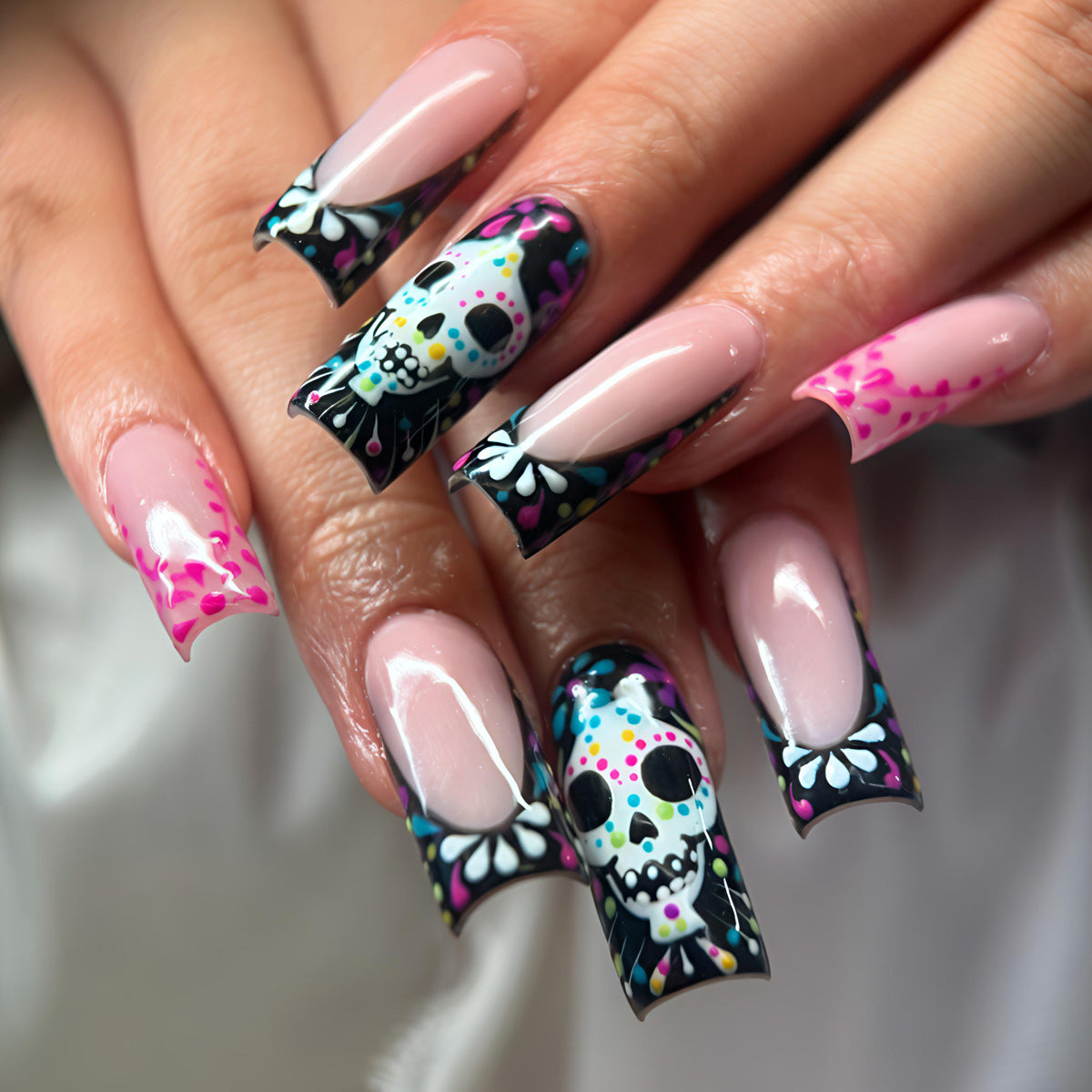 Halloween Skull Press-On Nails | Available in Blumenmuster | Glue-Free Application in Minutes for Parties and Nights Out