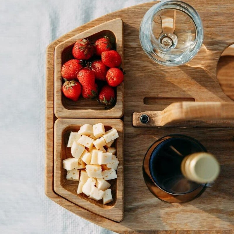 COUNTRYPLATE – Wooden picnic table with divided compartments for special wine moments