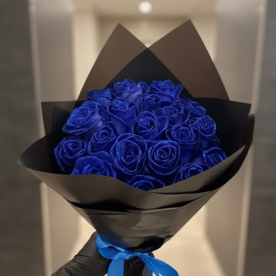 Glitter Rose Decorative Gift Set, 30 or 50 Pieces | Plastic with Sparkle Finish | Blue & Red | Romantic Home Décor Accent