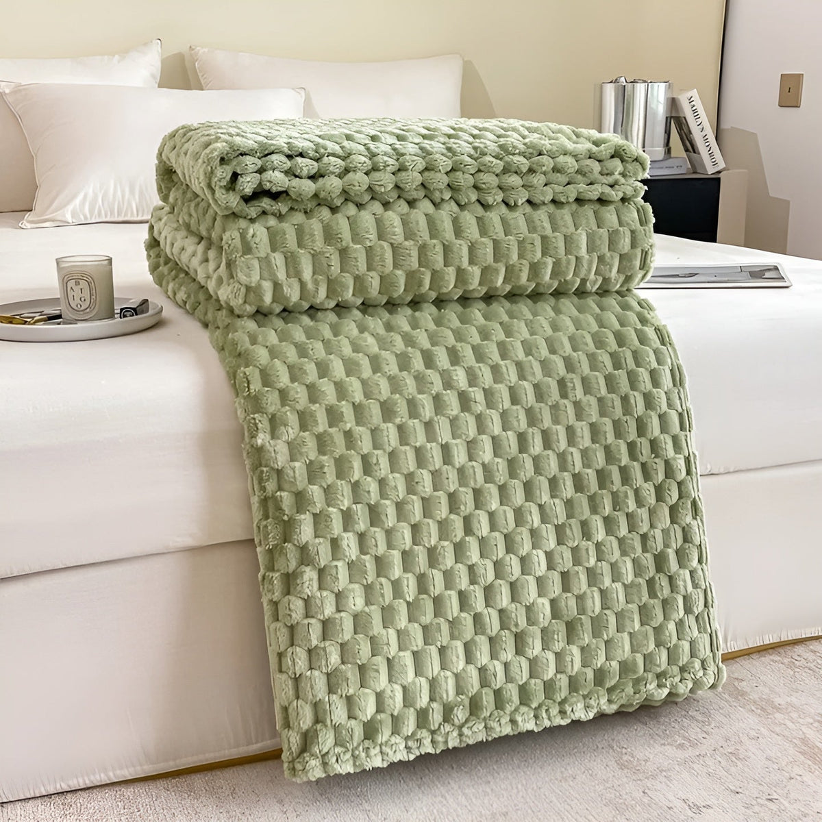 Soft Microfiber Throw for Sofa or Bed | Lightweight Warm Blanket in Seven Colors | Six Sizes Up to 200 x 230 cm