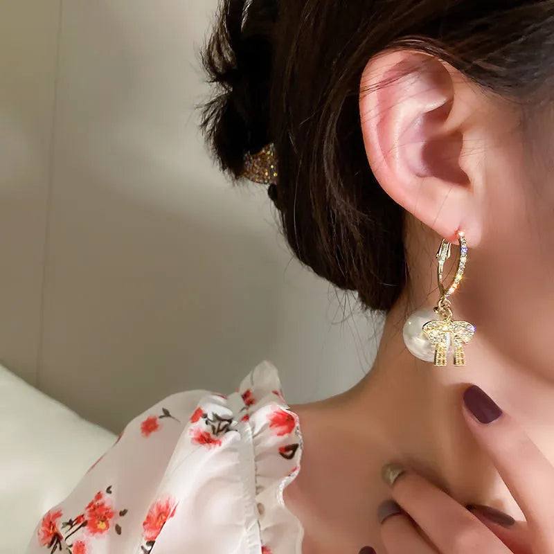 Christmas Earrings with Faux Pearl and Bow | Festive Jewelry in Beige, Pink, Red or Grey | Lightweight 2.5 cm Drops