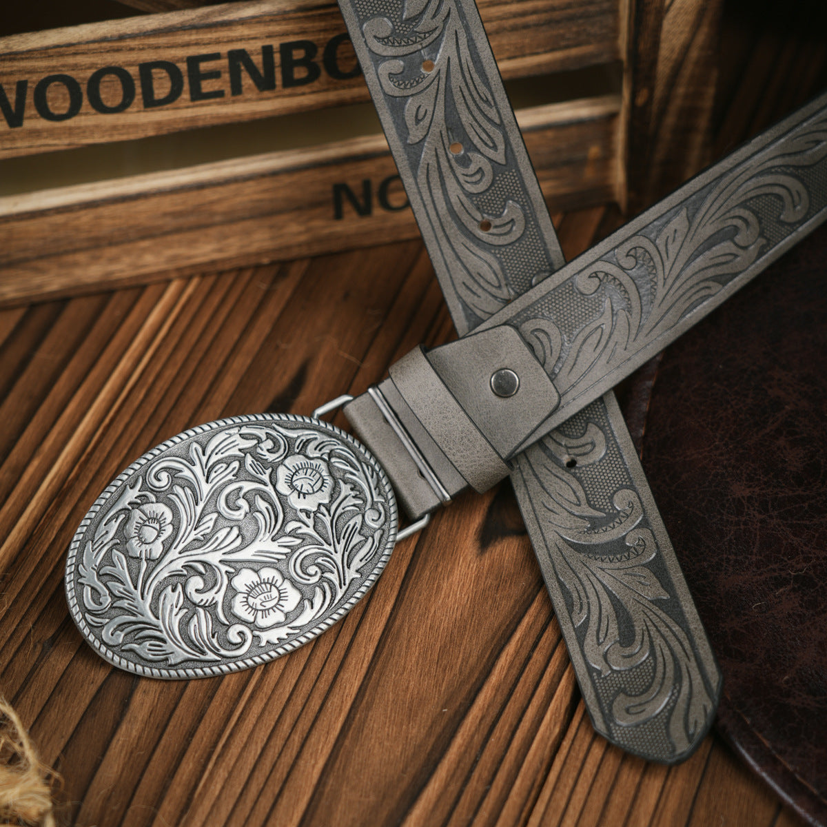 Western Style Belt for Him in Vegan Leather | Floral, Horse Head or Bull Buckle | Tooled Strap for Jeans and Chinos