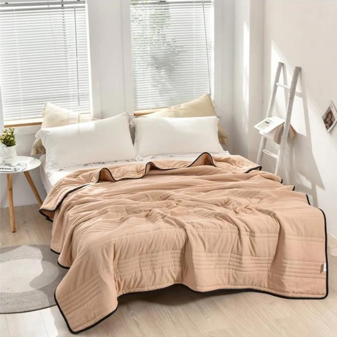 Cooling Blanket Lightweight Summer Quilt
