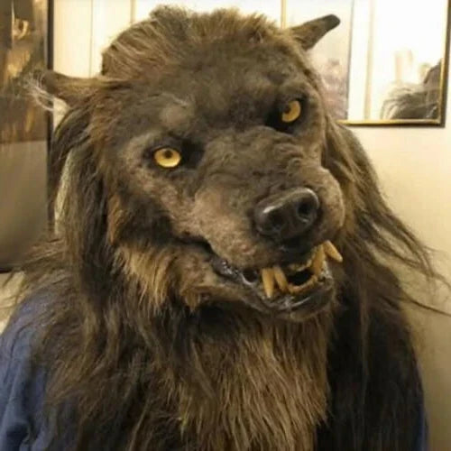 Howling wolf Halloween mask in silicone with synthetic hair