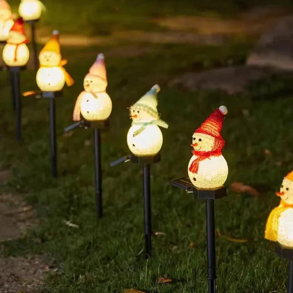 Solar Snowman Lamp for Garden and Patio | Outdoor Christmas Decorations Powered by the Sun | Festive Xmas Lights for Pathways