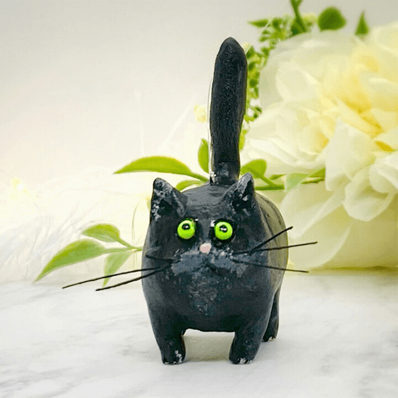 Handmade Cat Christmas Ornament in Hand-Painted Resin | Unique Festive Tree Hanger | Six Coat Designs, 6 x 5 x 3 cm