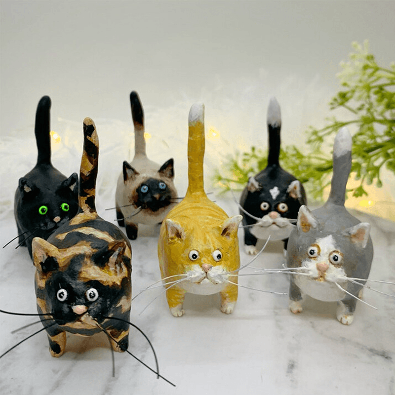 Handmade Cat Christmas Ornament in Hand-Painted Resin | Unique Festive Tree Hanger | Six Coat Designs, 6 x 5 x 3 cm