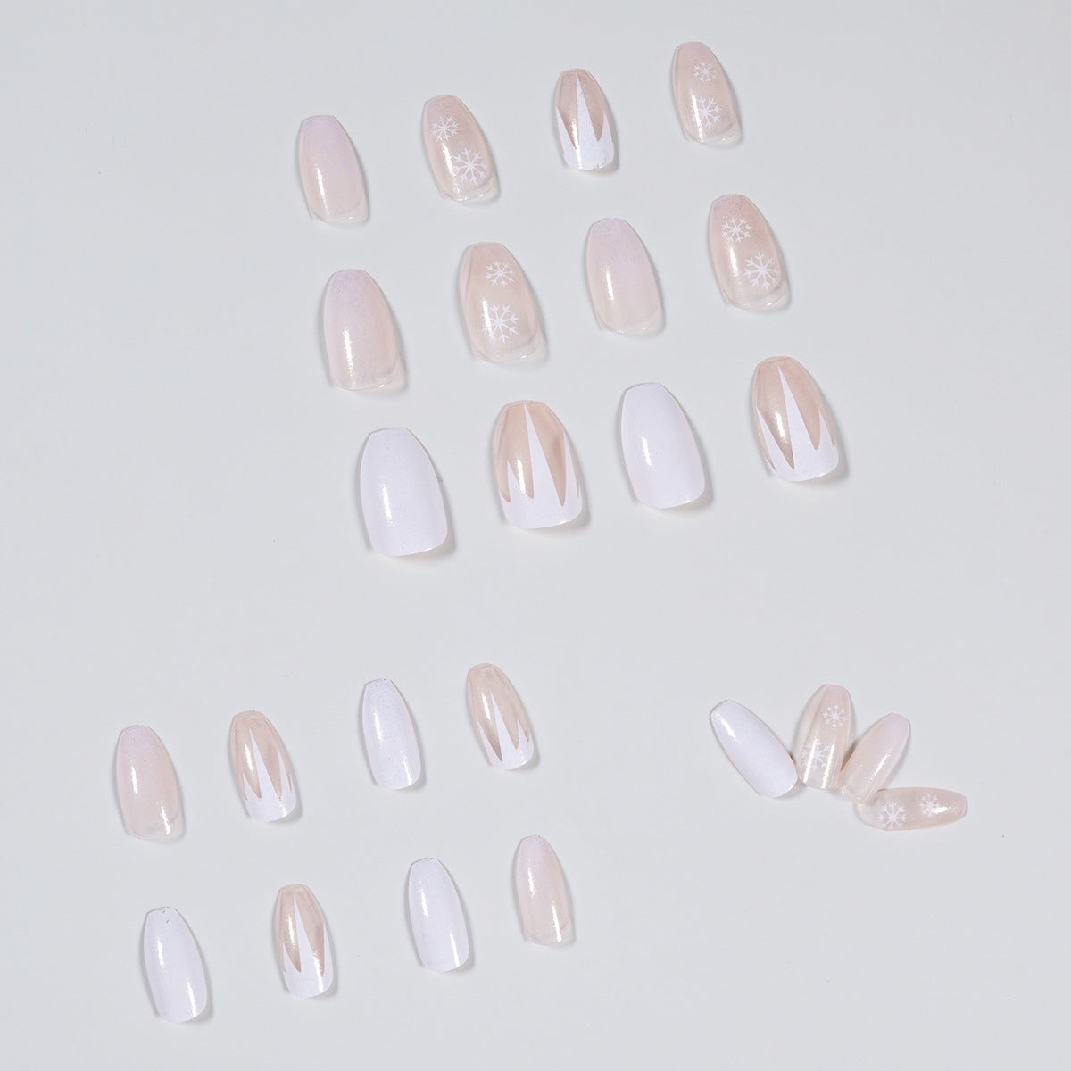 Christmas Press On Nails with Snowflake Motifs | Glittering Nail Art Set for Festive Dinners | Xmas Manicure at Home
