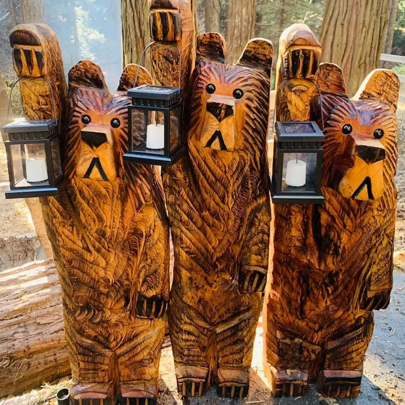 Carved Bear Garden Statue with Solar Lantern | Resin Figure That Flickers Like a Real Candle at Dusk | 20 cm Tall