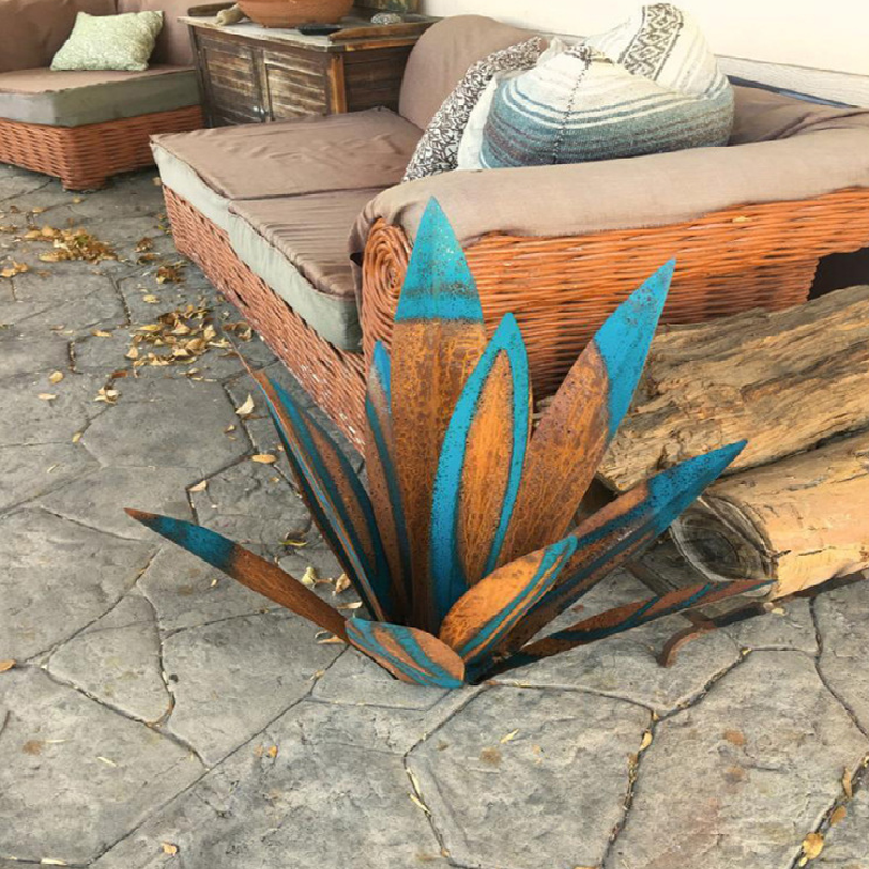 Garden Metal Art Agave Plant in Weathered Iron | Handmade Stemless Sculpture for Beds, Patios and Pots | Two Heights