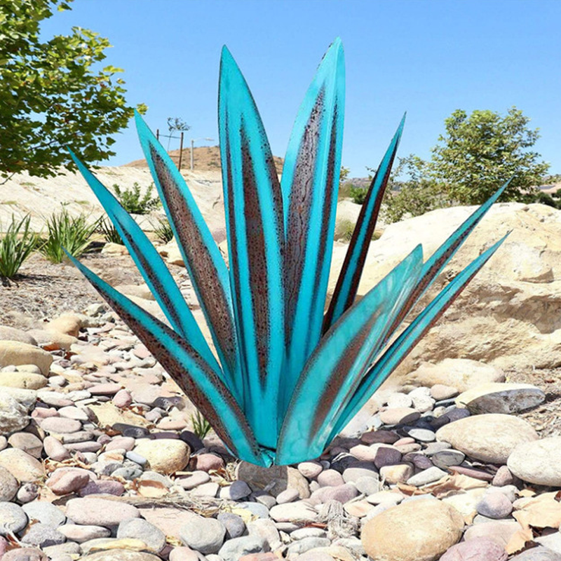 Hand Finished Agave Garden Metal Art for Yard or Patio | Weatherproof, Set Up Without Tools | Two Heights, 27 or 35 cm, Four Colors