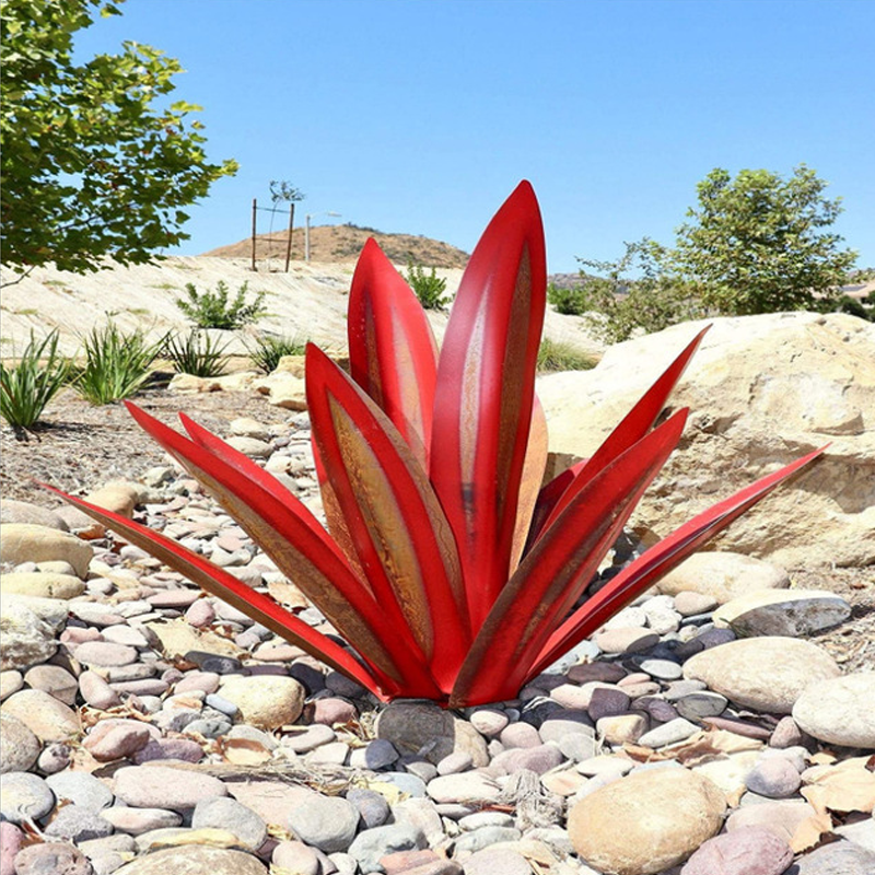 Hand Finished Agave Garden Metal Art for Yard or Patio | Weatherproof, Set Up Without Tools | Two Heights, 27 or 35 cm, Four Colors