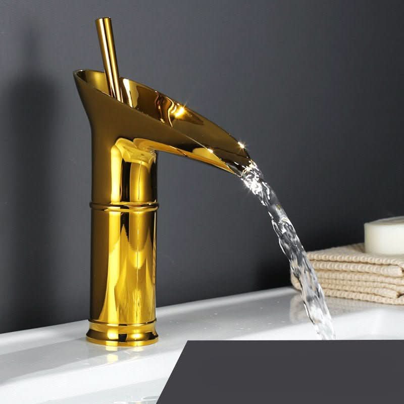 AquaFalls – Antique Waterfall Basin Faucet made of Brass