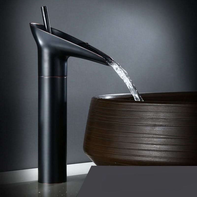 AquaFalls – Antique Waterfall Basin Faucet made of Brass