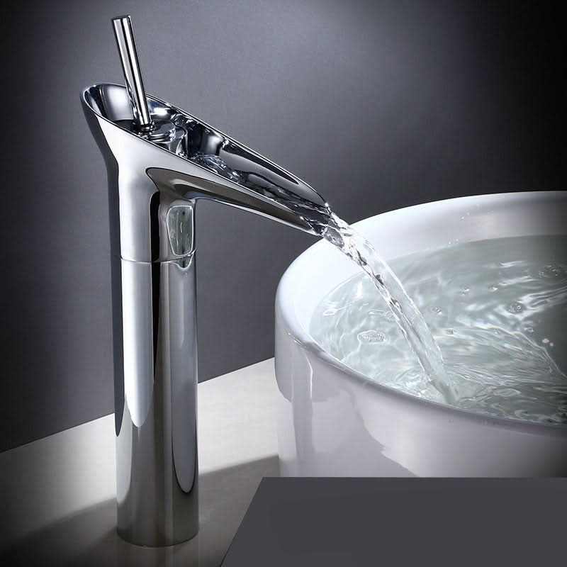 AquaFalls – Antique Waterfall Basin Faucet made of Brass