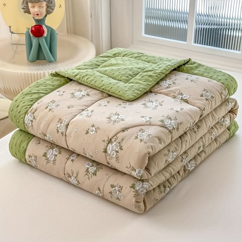 Lightweight Floral Print Summer Quilt Polyester Bedding | 3 Patterns & 4 Sizes 39x59-79x91 In | Breathable Year-Round Comfort