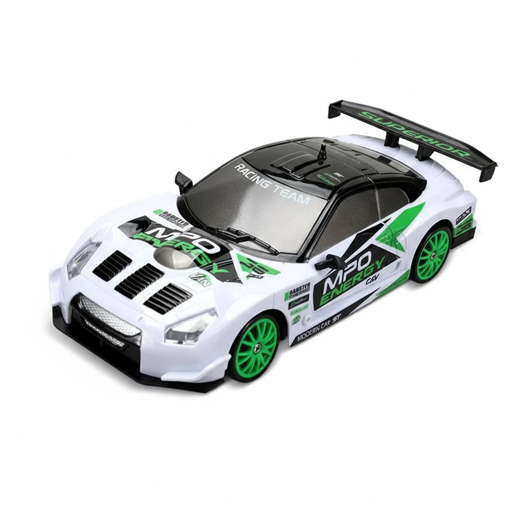 DRIFTIGNITE – 4WD RC drift car with especially slippery tires
