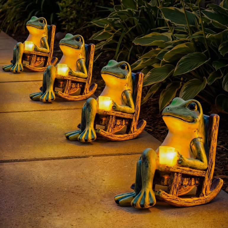 Solar-Powered Garden Frog Statue 10 In Tall | Durable Resin | Warm Amber Glow | Auto On/Off Outdoor Decor Light