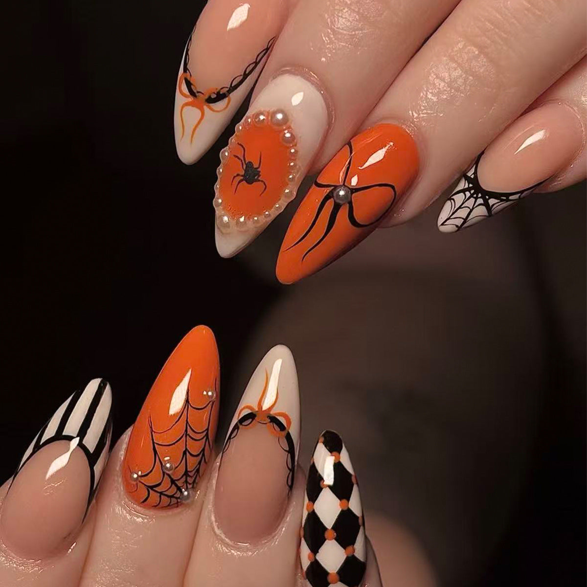 Halloween Press-On Nails | Available in Beige, 24 Stück | Glue-Free Application in Minutes for Parties and Nights Out