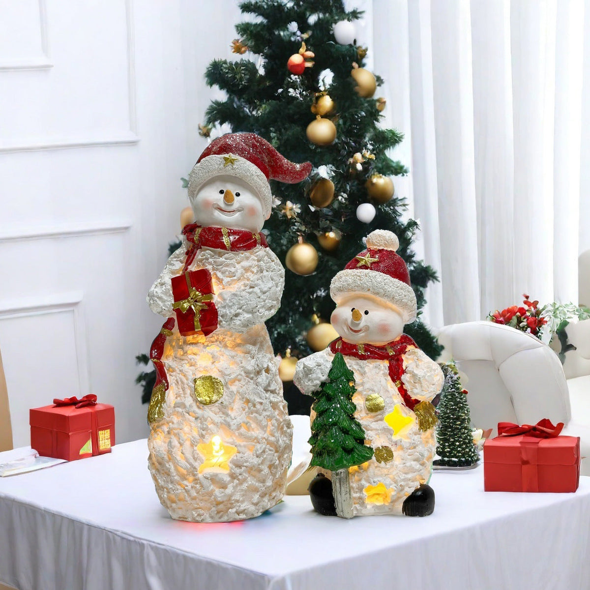 Ceramic Snowman Sculpture with Hat | Christmas Figurine for Shelf and Mantel | 19 cm Tall in Green or Red Finish
