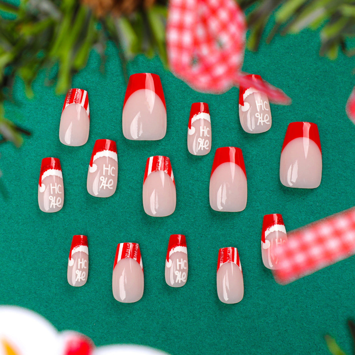 Festive Nails in Mixed Sizes | Christmas Press On Nail Extension Set | Easy Holiday Manicure for Winter Parties