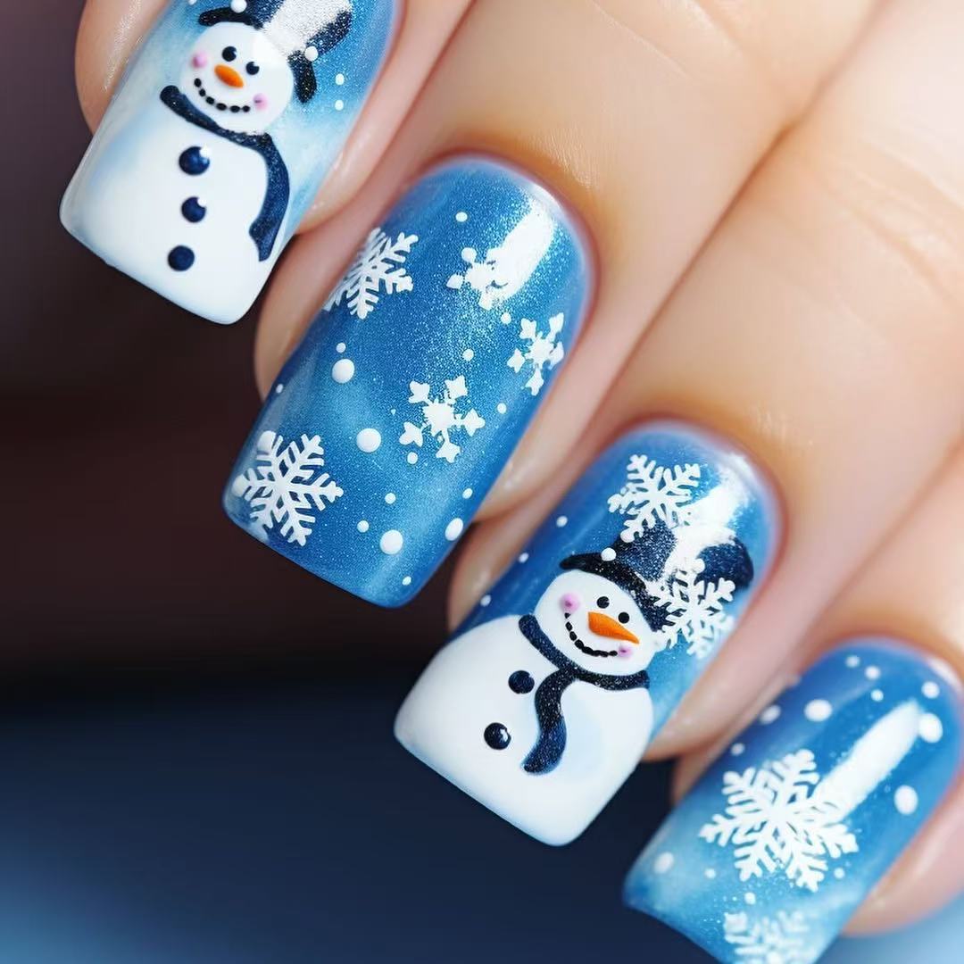 Snowman Press On Nails with Snowflake Accents | Christmas Fingernails in Mixed Sizes | Kit with Nail File for Home Use