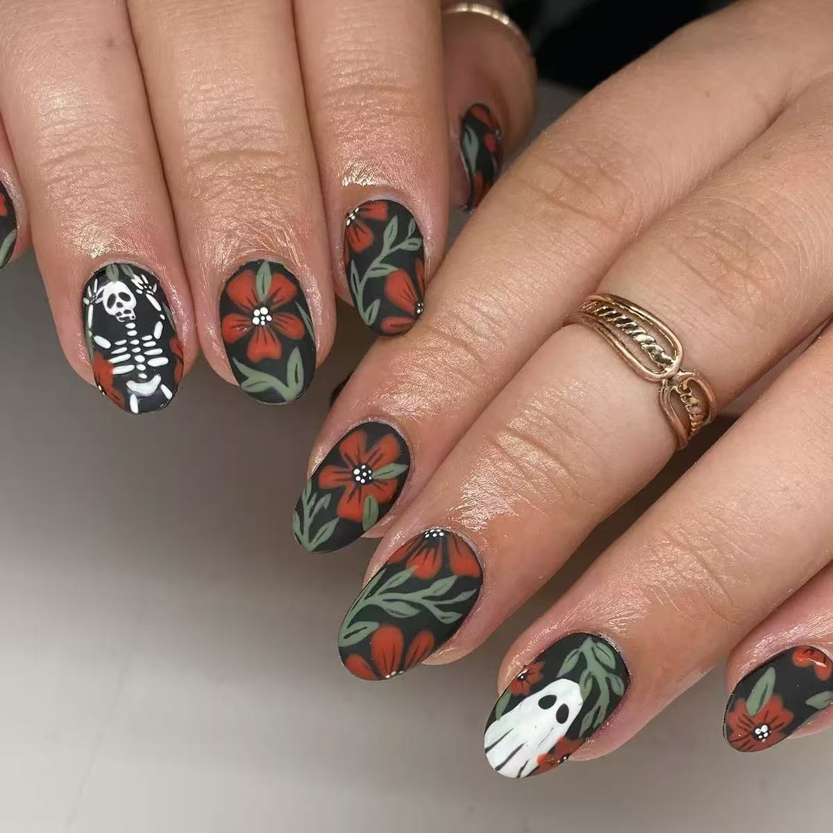 Halloween Floral Press-On Nails | Available in Yellow, Unbekannt | Glue-Free Application in Minutes for Parties and Nights Out