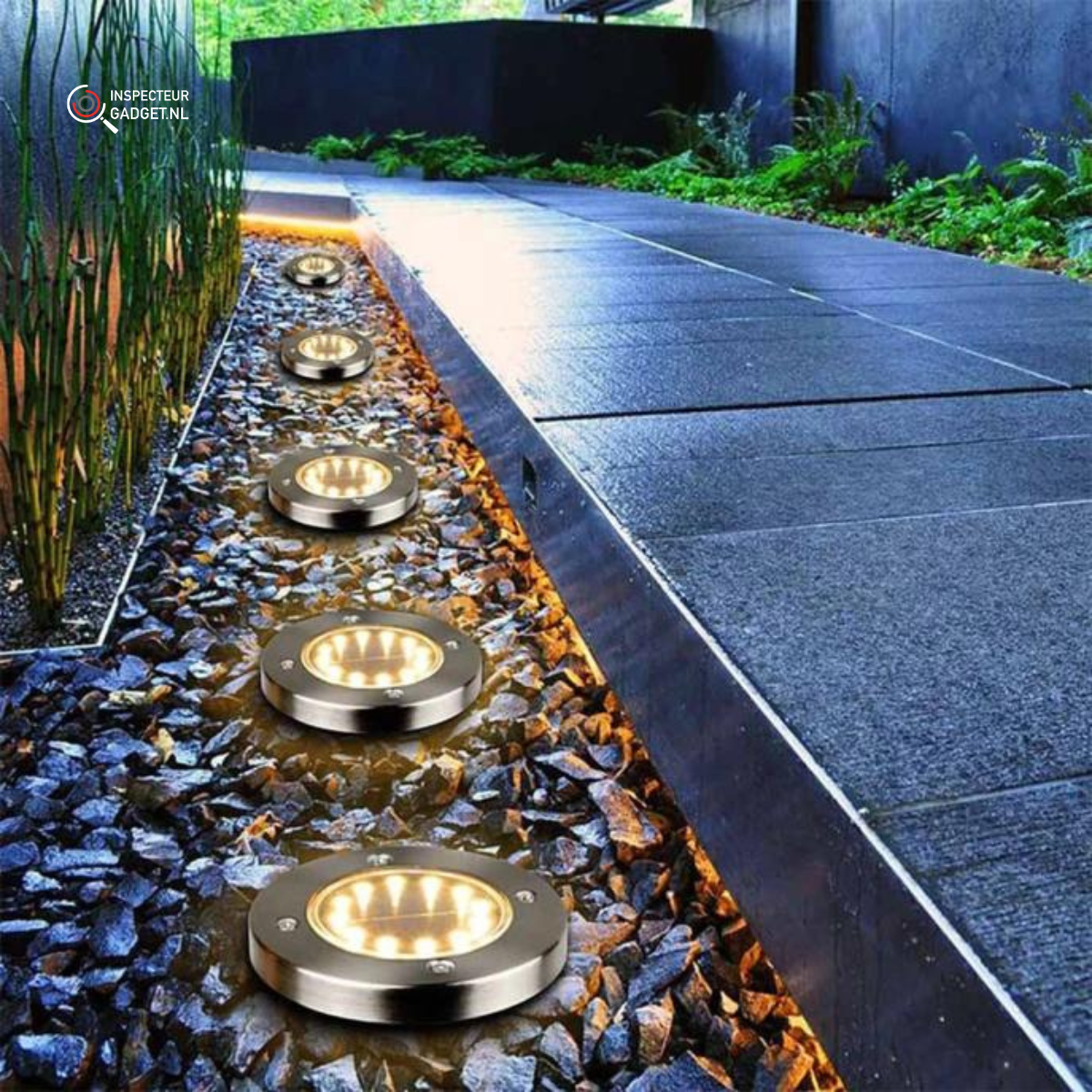 Wireless Solar Garden Lights 8 LED Lamps