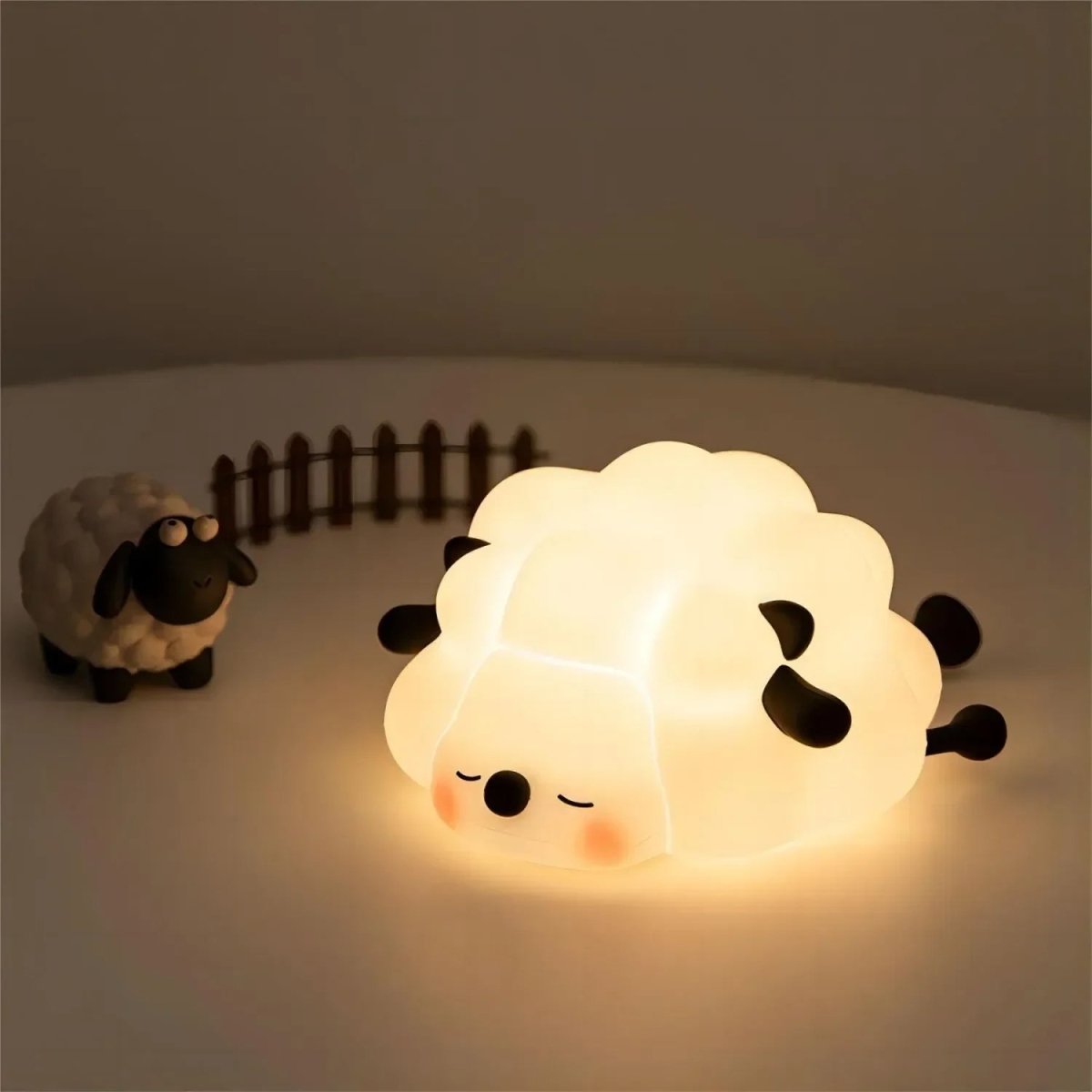 HAPPYTOT - A cheerful, soothing companion for easy and relaxed falling asleep. - Sheep