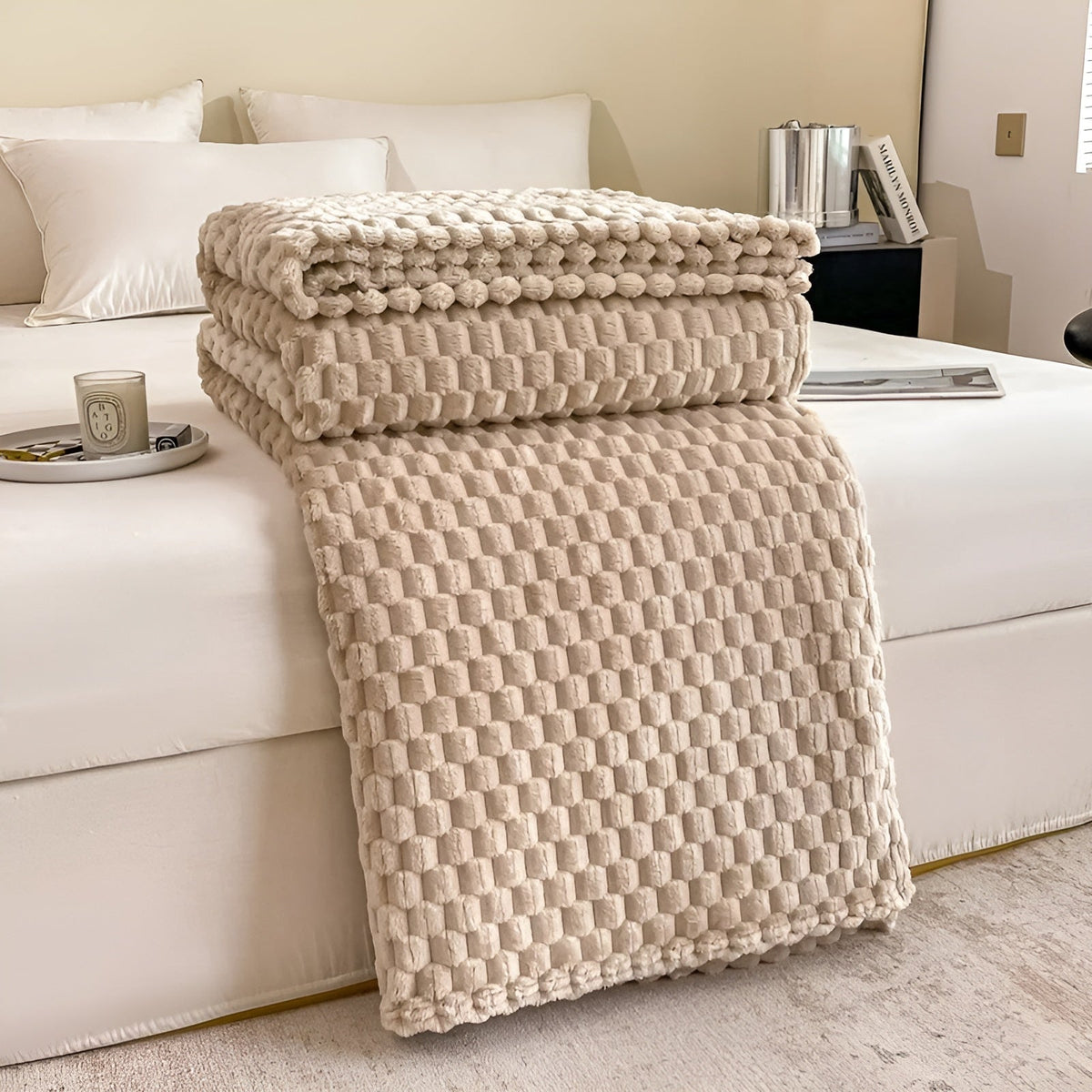 Soft Microfiber Throw for Sofa or Bed | Lightweight Warm Blanket in Seven Colors | Six Sizes Up to 200 x 230 cm