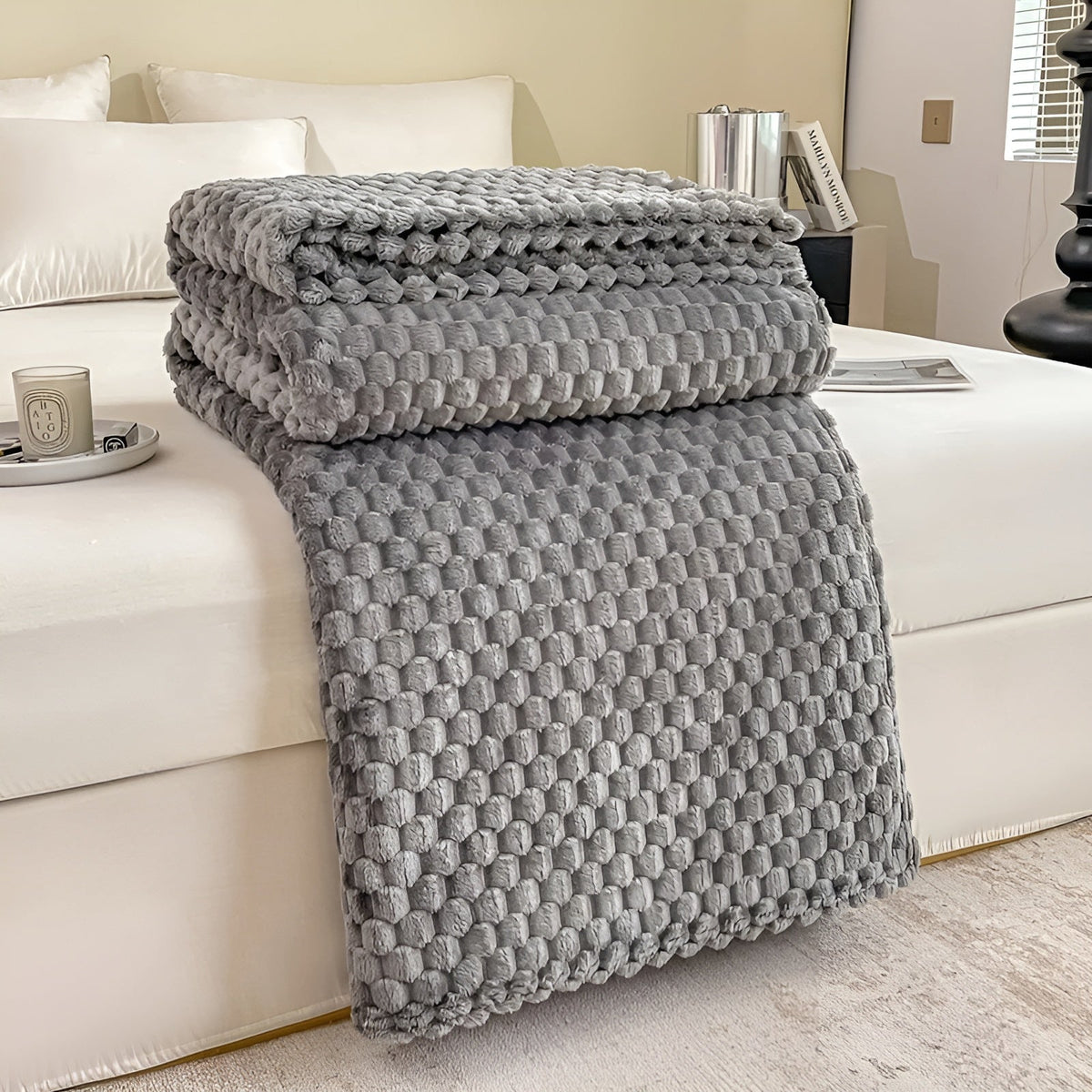 Soft Microfiber Throw for Sofa or Bed | Lightweight Warm Blanket in Seven Colors | Six Sizes Up to 200 x 230 cm
