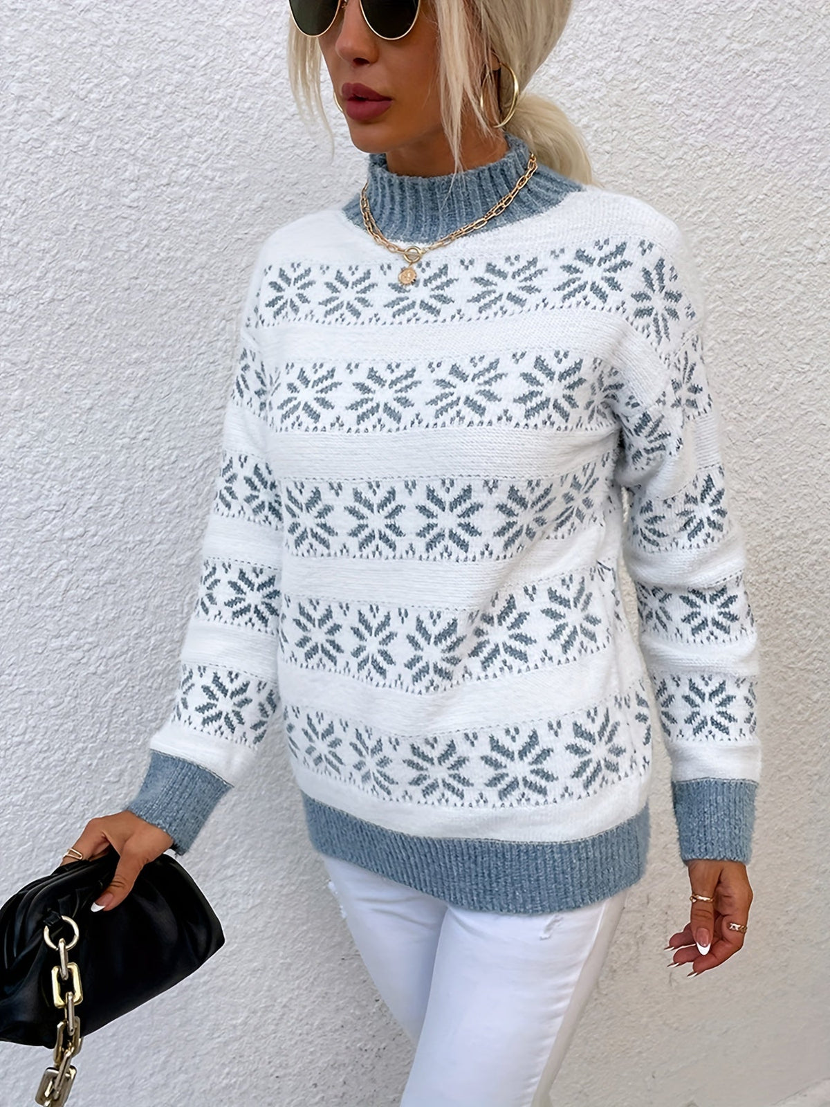 Christmas Sweater Women with Holly Pattern and Mock Neck | Soft Knit Festive Jumper in Pink or Green | Sizes S to L