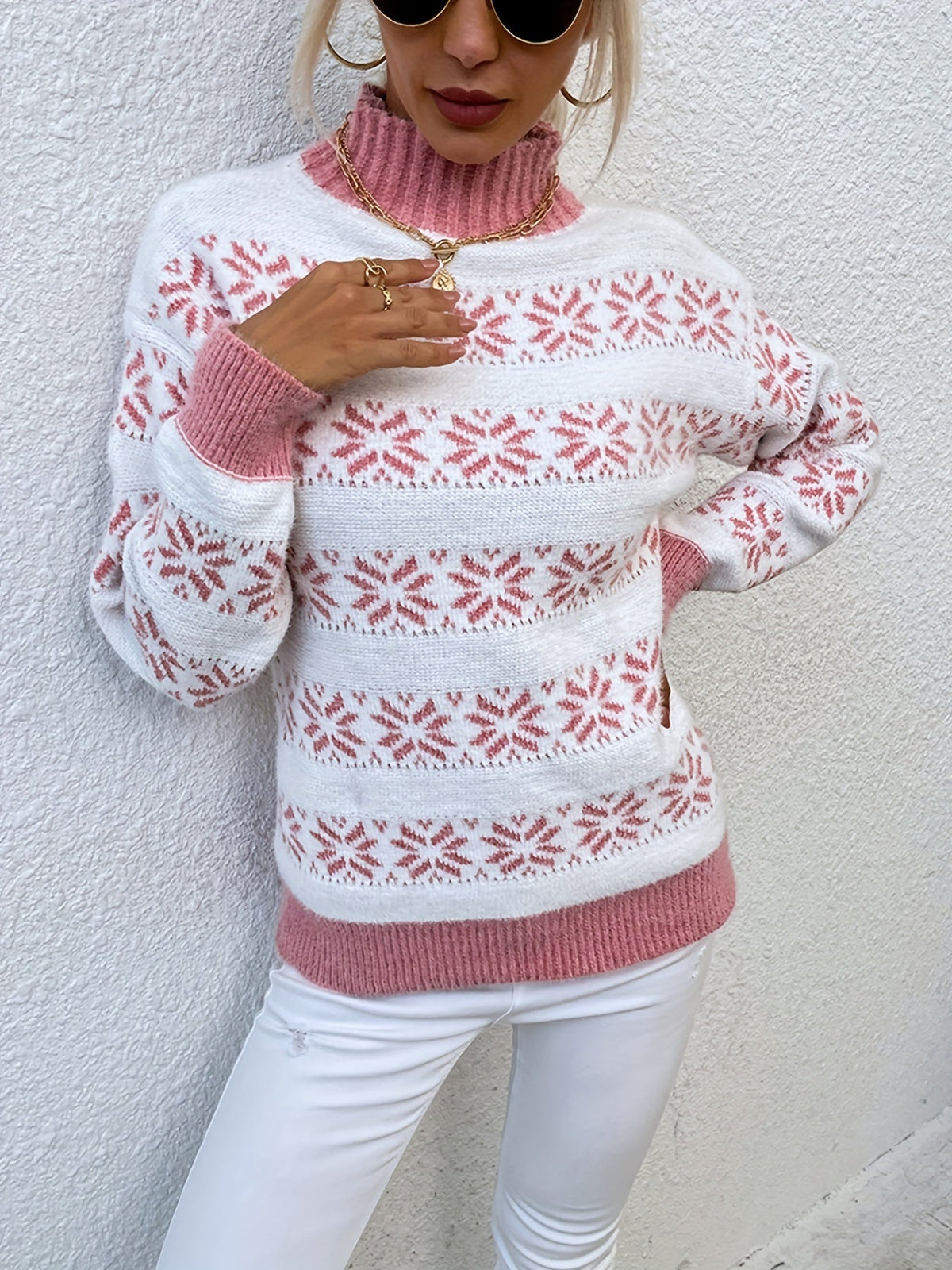 Christmas Sweater Women with Holly Pattern and Mock Neck | Soft Knit Festive Jumper in Pink or Green | Sizes S to L