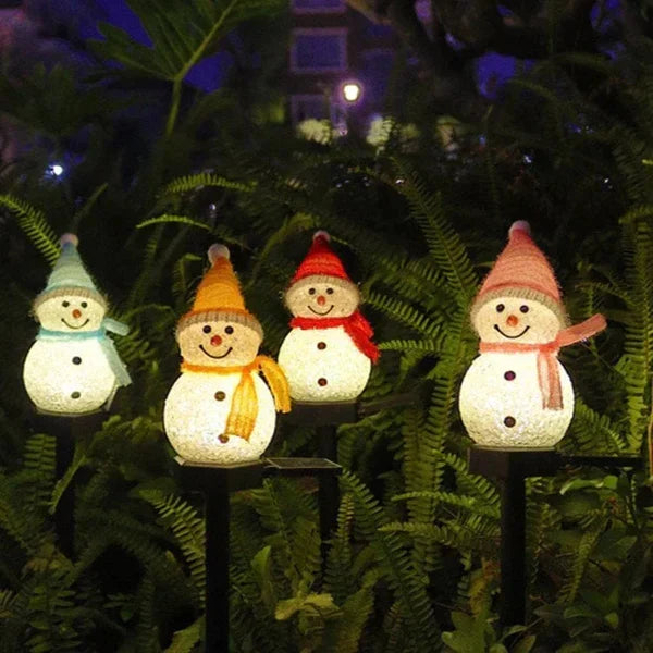 Solar Snowman Lamp for Garden and Patio | Outdoor Christmas Decorations Powered by the Sun | Festive Xmas Lights for Pathways
